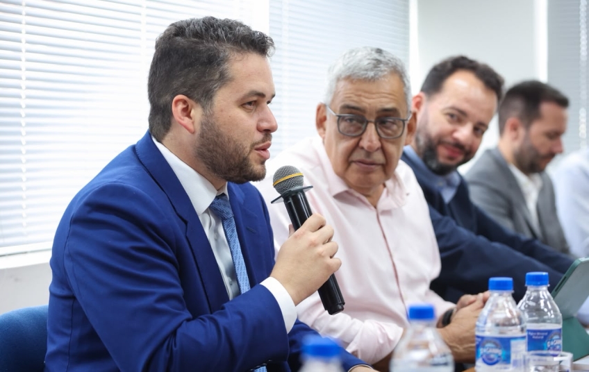 Gilvan debate Reforma Tributária com prefeitos em Porto Alegre e se reúne com governador Eduardo Leite