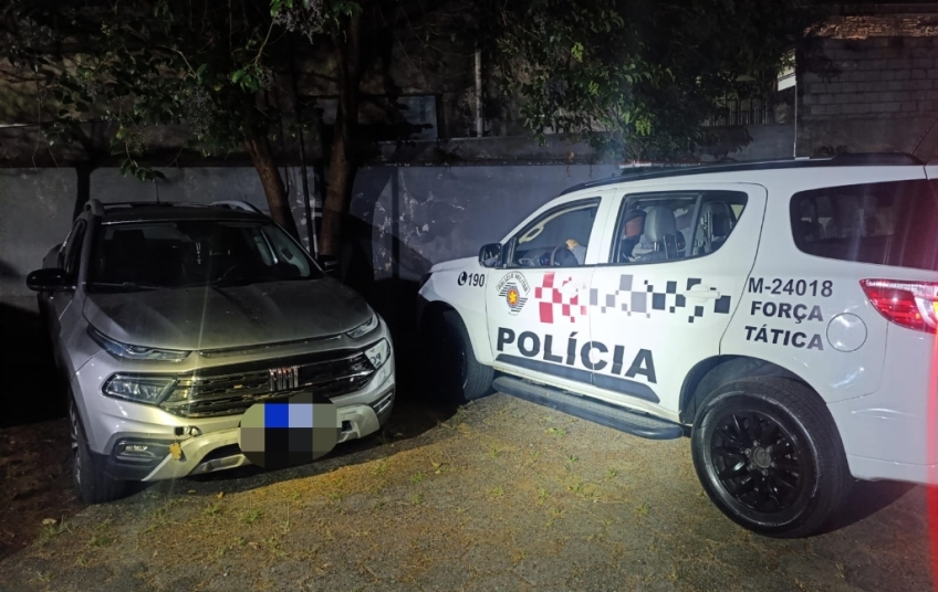 POLÍCIA MILITAR PRENDE HOMEM COM CARRO FURTADO NA DIVISA DE DIADEMA COM SÃO PAULO