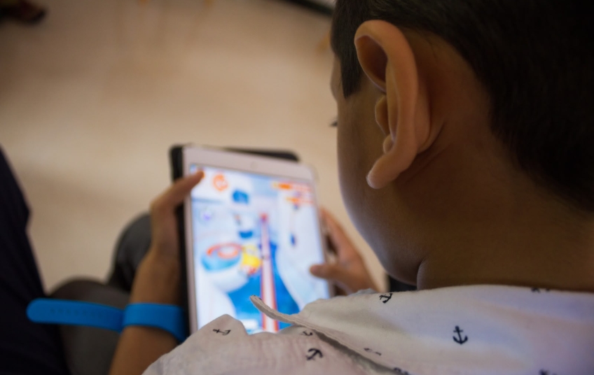 IA já faz parte da rotina dos estudantes e amplia debate sobre o papel das escolas