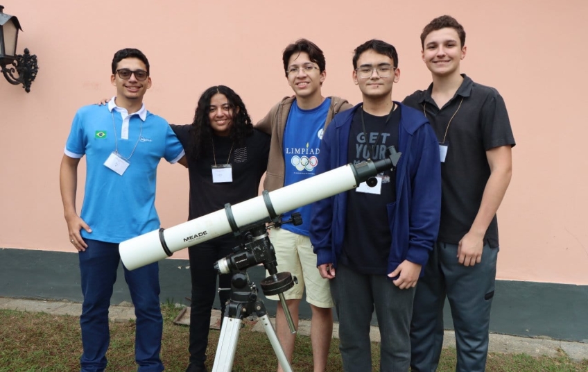 Cinco estudantes representam o Brasil na Olimpíada Internacional de Astronomia e Astrofísica no Vietnã