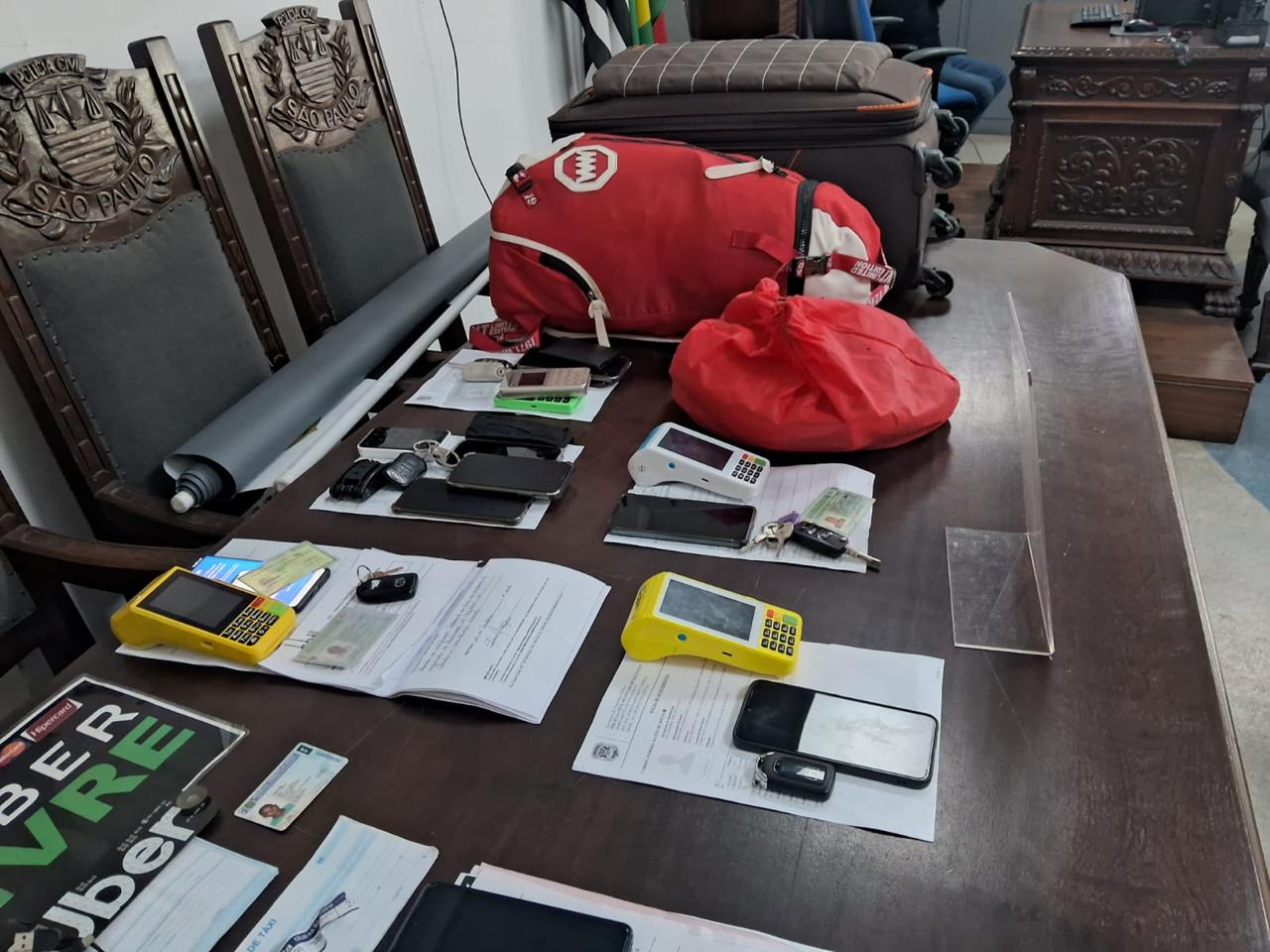 Falsos motoristas de aplicativo suspeitos de extorsão são presos no terminal da Barra Funda
