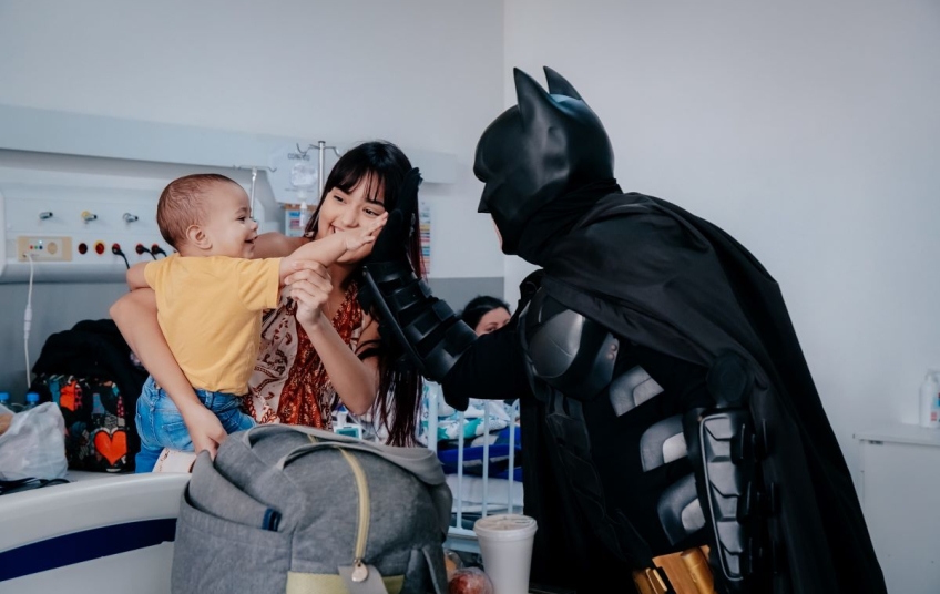 Em São Bernardo, Hospital de Urgência celebra Dia das Crianças com entrega de presentes e reforça ações de humanização