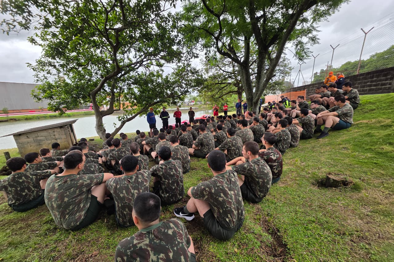 Defesa Civil de São Caetano capacita atiradores do Tiro de Guerra para atuação em situações de chuvas intensas