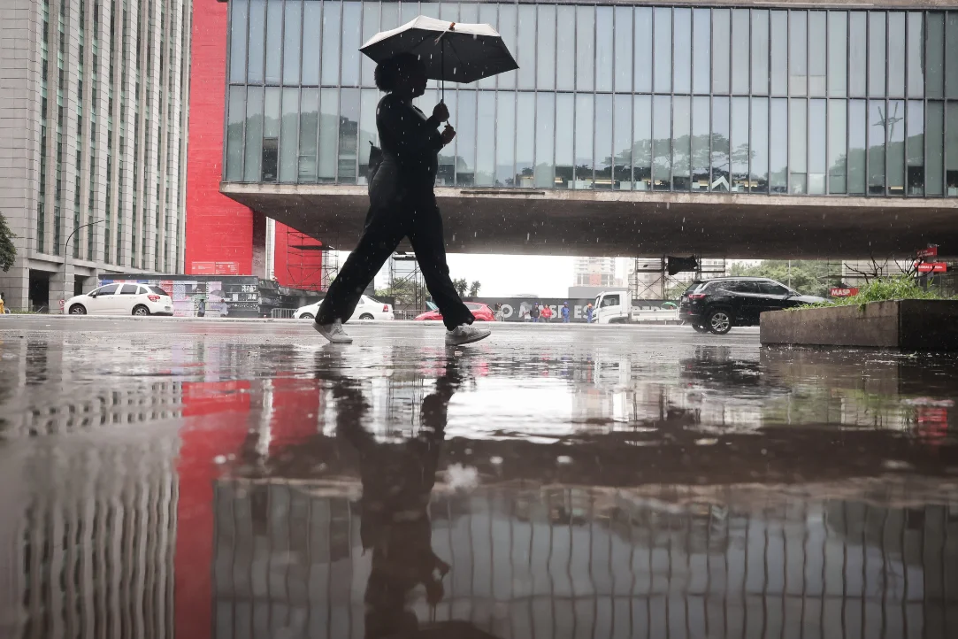 Defesa Civil alerta para cuidados com previsão de chuva no Dia de Finados