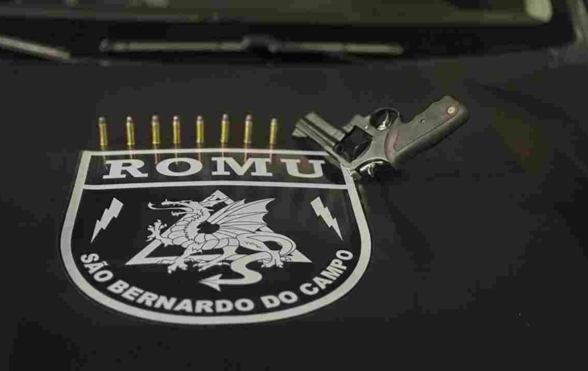 Romu prende homem por porte ilegal de arma de fogo no Parque São Bernardo