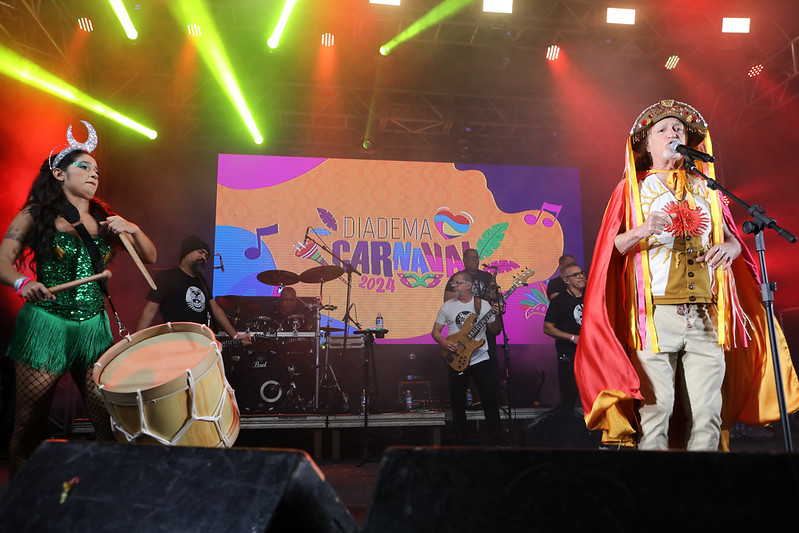 CARNAVAL DE DIADEMA ATRAI GRANDE PÚBLICO À PRAÇA DA MOÇA