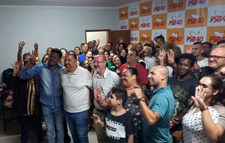VEREADOR SAMUEL ENFERMEIRO SE REÚNE COM LIDERANÇAS PARA FAZER SUA PRESTAÇÃO DE CONTAS DO MANDATO 