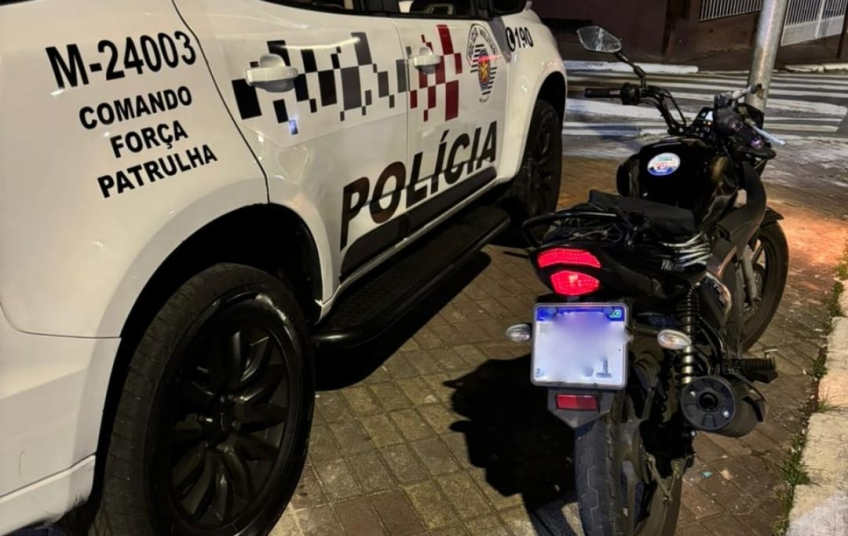 DUPLA DE INFRATORES É SURPREENDIDA PELA POLÍCIA MILITAR QUANDO TRANSITAVA COM MOTOCICLETA FURTADA EM DIADEMA