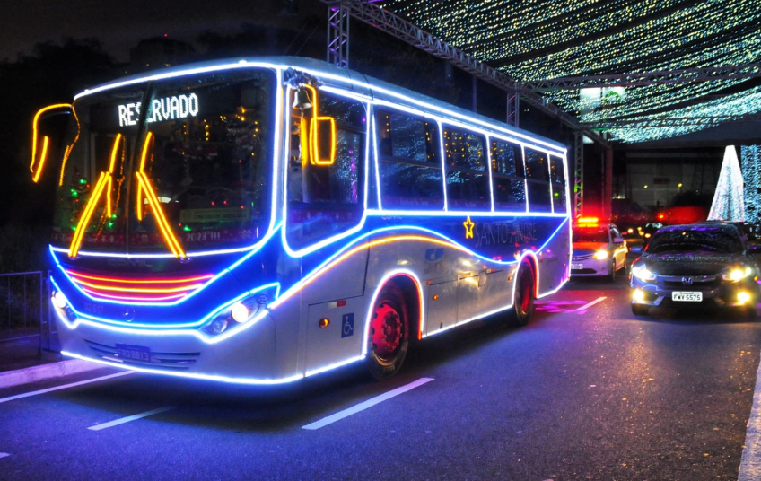 Bus Noel realiza passeio para crianças com deficiência em Santo André
