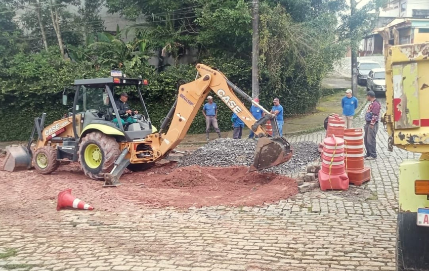 Ribeirão Pires finaliza reparo em galeria de águas pluvias na rua Acre