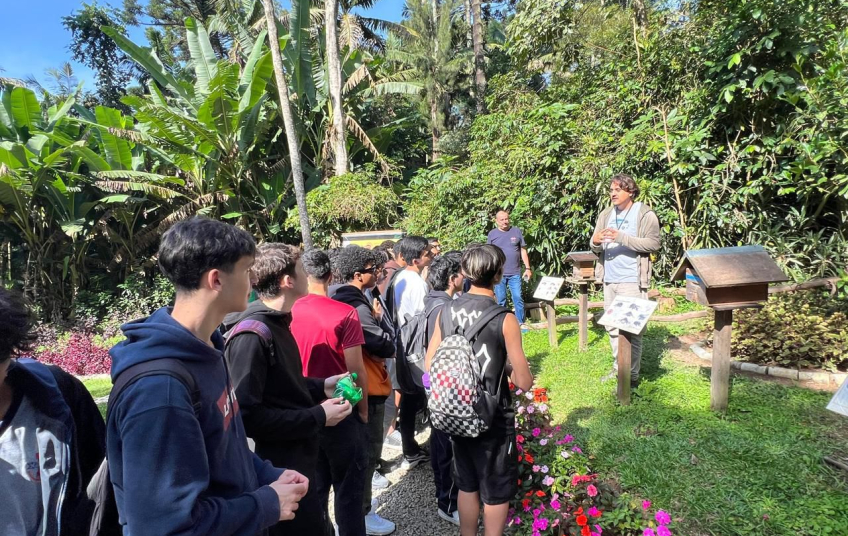 Parque Natural Oswaldo Dias recebe 200 alunos da Etec Mauá em dia de atividades ao ar livre