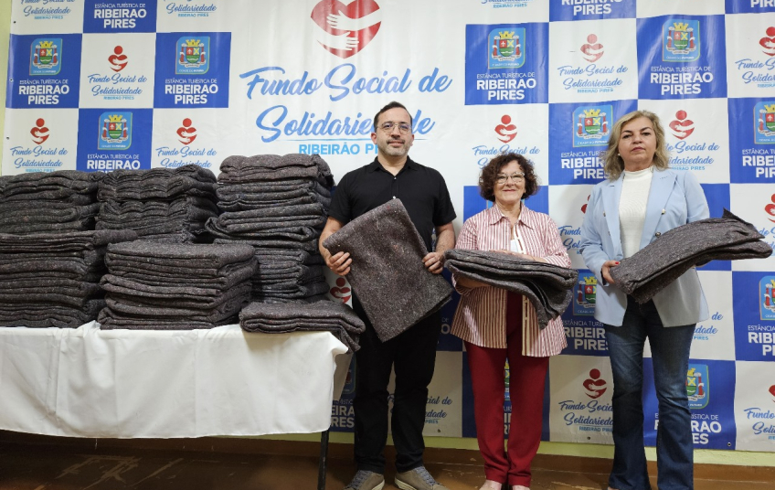 Campanha do Agasalho de Ribeirão Pires tem pontapé inicial com doação de cobertores da SPMAR