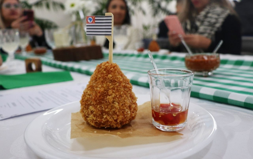 Educação de Jovens e Adultos de Santo André capacita alunos nas áreas de gastronomia e imagem pessoal