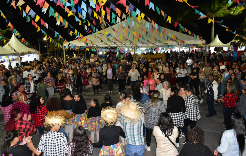 Festa Julina Solidária em Rio Grande da Serra reúne música, tradição e solidariedade na Praça da Bíblia
