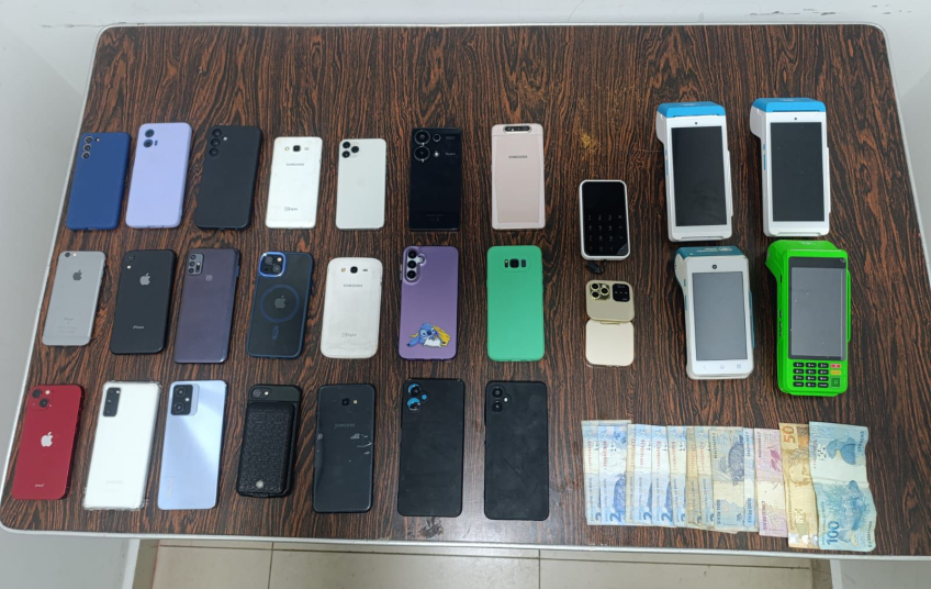 Polícia Militar prende homem com 22 celulares na Sé, centro da capital