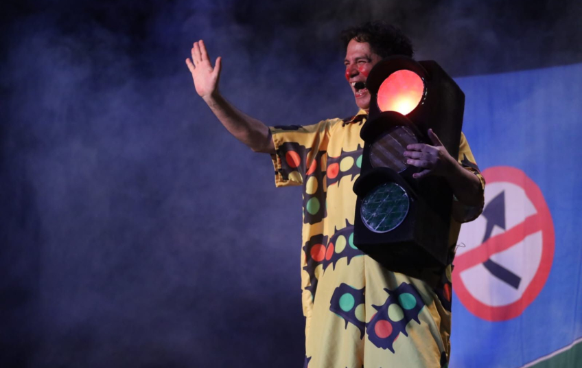 Santo André leva teatro e conscientização sobre segurança no trânsito para 500 crianças