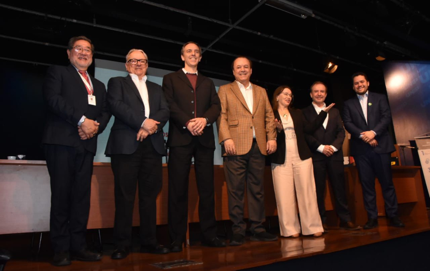 Gilvan anuncia liberação de R$ 30 milhões para saúde de Santo André em evento sobre regionalização