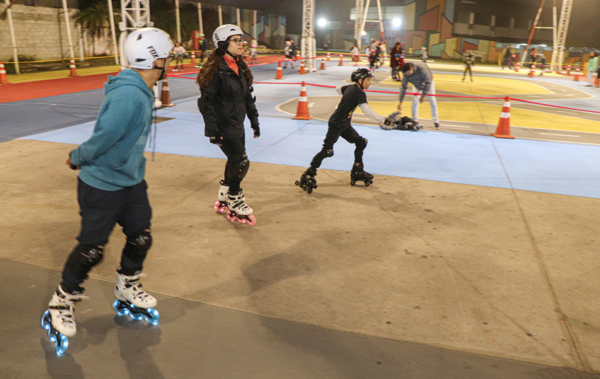 Patins na Tenda anima quarta-feira em Ribeirão Pires