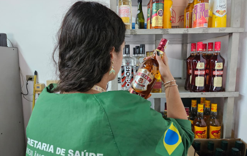 Fiscalização apreende bebidas sem identificação em adega no Pilar Velho em Ribeirão Pires