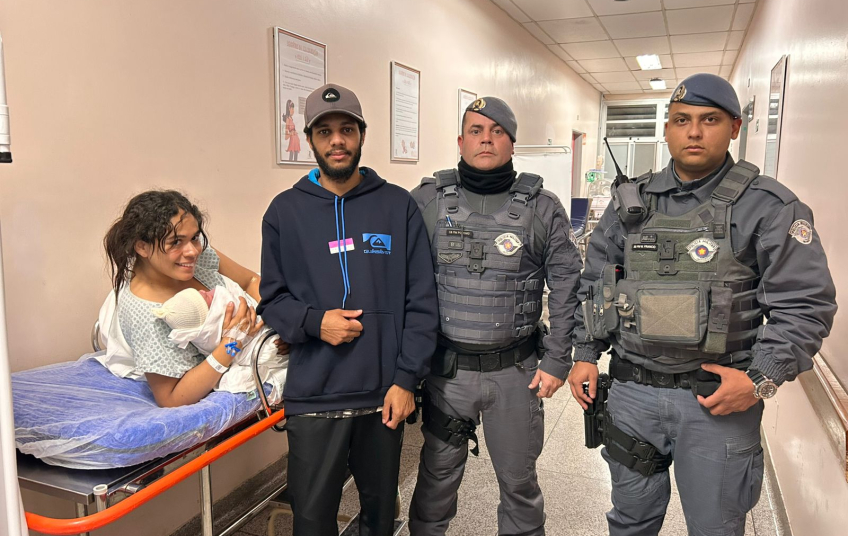 Policiais auxiliam em parto e bebê nasce com segurança na zona sul de São Paulo/SP
