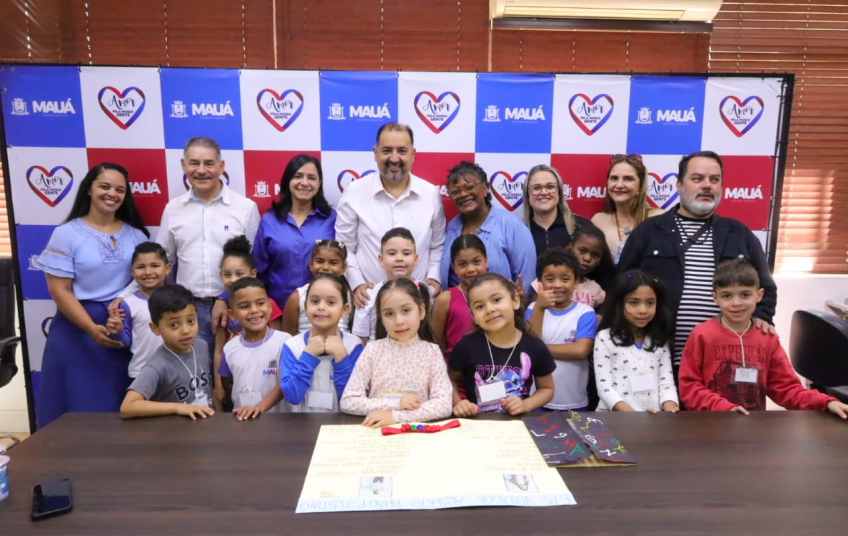 Crianças visitam o prefeito Marcelo Oliveira e vivem manhã de aprendizado e cidadania