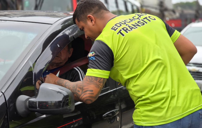 Prefeitura de Ribeirão Pires e DETRAN-SP realizam ação educativa sobre segurança no trânsito na Vila do Doce