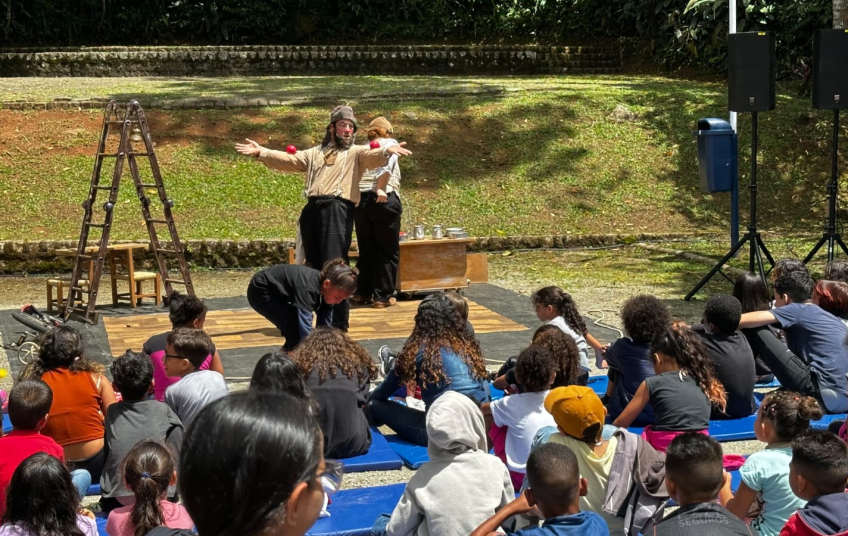 Crianças e adolescentes atendidos em seis CRAS de Mauá visitam o Parque da Gruta