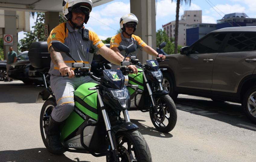 Santo André inicia testes com motos elétricas para monitoramento do trânsito