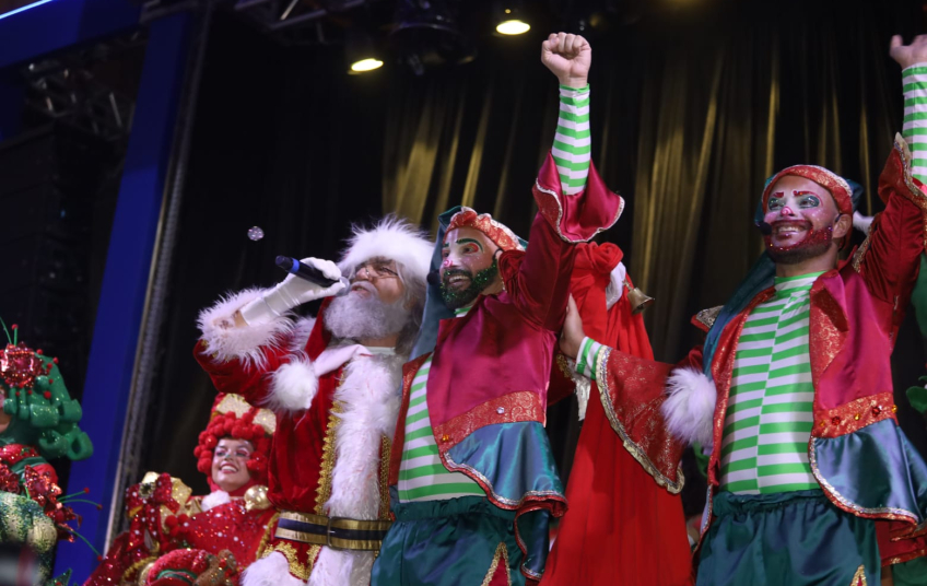 Chegada do Papai Noel e show musical à luz de velas marcam abertura do Paço Encantado em Santo André