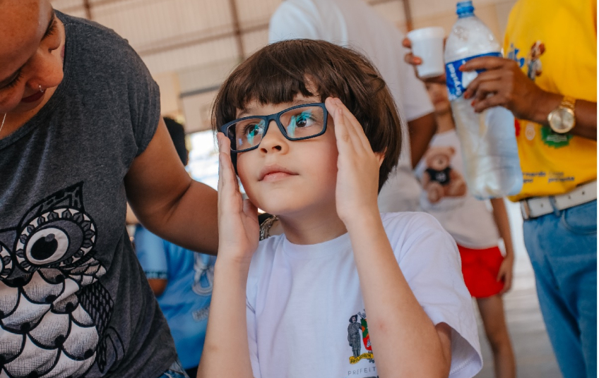 Programa Ouvir, Ler e Aprender já realizou avaliação visual e auditiva em mais de 30 mil estudantes de São Bernardo