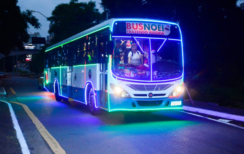 Expresso Encantado de Santo André leva pessoas com deficiência e acompanhantes para tour natalino