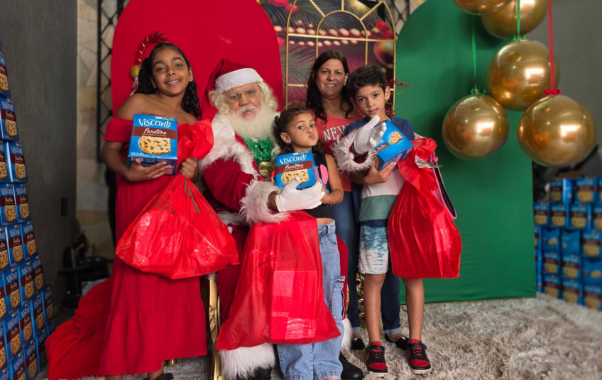 Assedec distribui kits de Natal para 400 crianças de Mauá