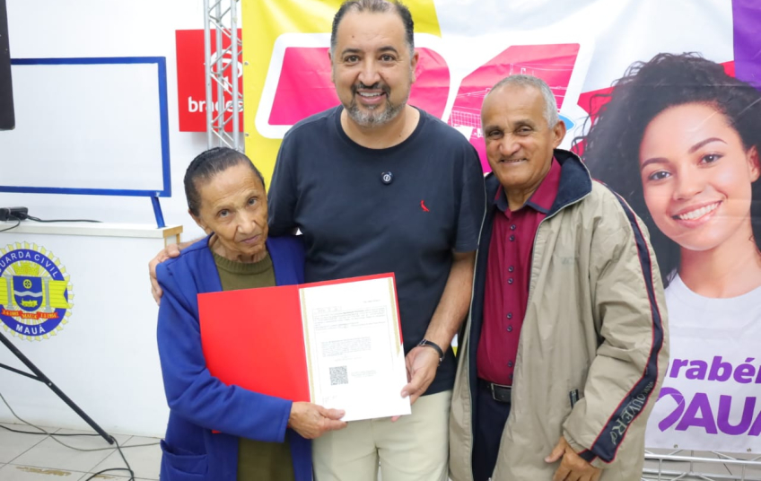 “Saíram de casa com contrato de gaveta e voltam com certificado de propriedade”