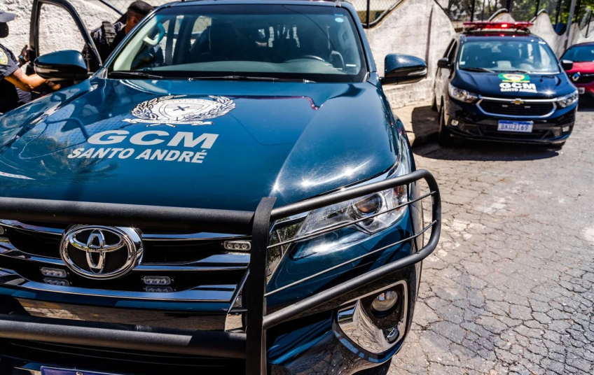 GCMs de Santo André salvam bebê engasgada com leite materno