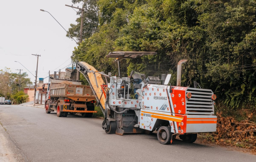 Prefeitura de São Bernardo autoriza ordem de serviço para recapeamento de vias na região do Riacho Grande