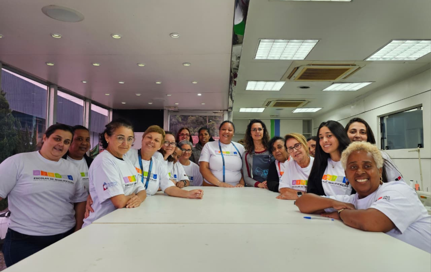 Carreta do Caminho da Capacitação traz cursos gratuitos de costura e modelagem em Ribeirão Pires