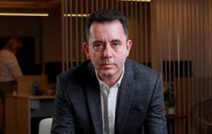 Os supersalários no Brasil dos privilégios: a desconexão preocupante entre representantes e representados  