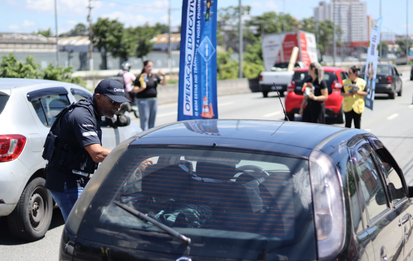 Ação aconteceu na Avenida dos Estados, importante via que liga os municípios