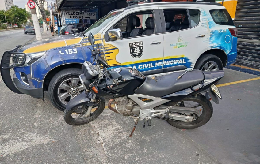 Após perseguição, Romu recupera motocicleta furtada e apreende adolescente em São Bernardo